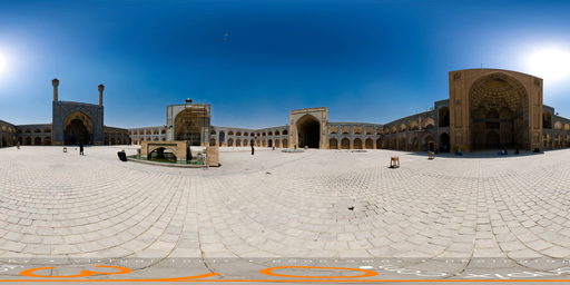 حیاط مسجد جامع